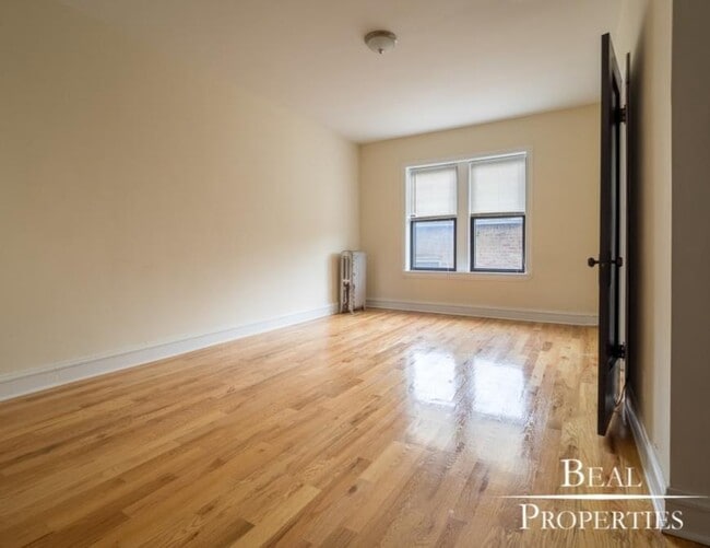 property at 4851 N Damen Ave