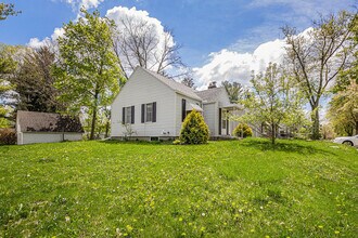 124 Fairview Dr in Ann Arbor, MI - Building Photo - Building Photo