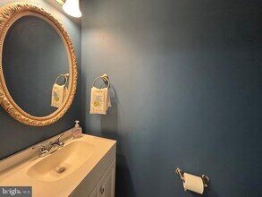 8335 Windfall Rd in Springfield, VA - Building Photo - Building Photo