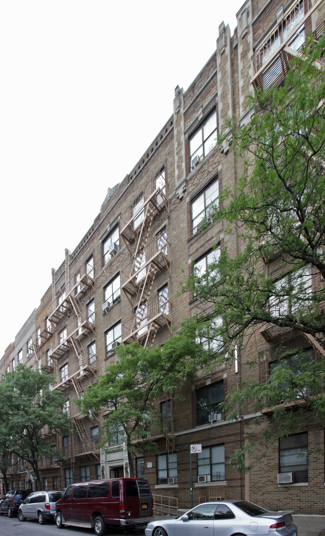 409-411 Hewes St in Brooklyn, NY - Building Photo - Building Photo