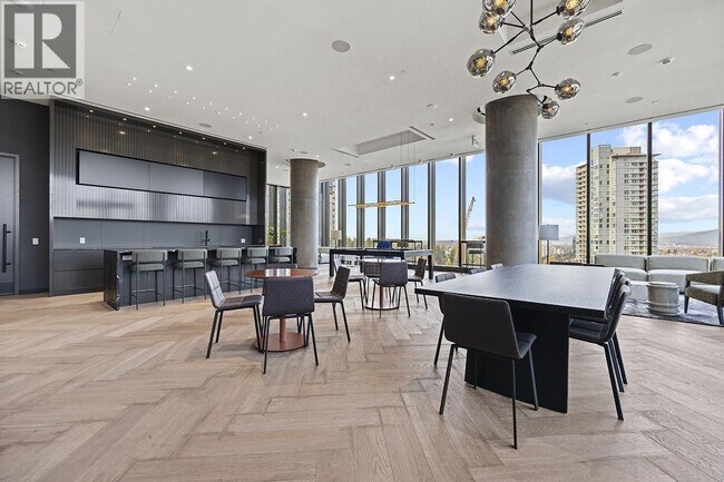 5987 Wilson Ave in Burnaby, BC - Building Photo - Building Photo