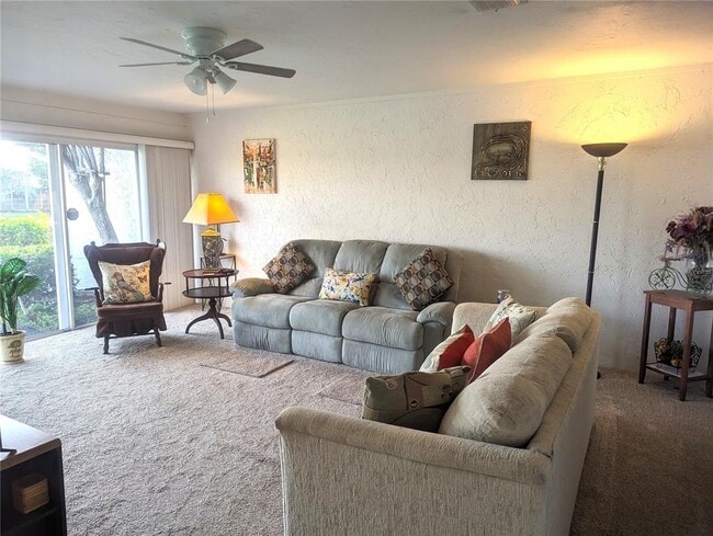 5377 Crestlake Blvd in Sarasota, FL - Building Photo - Building Photo