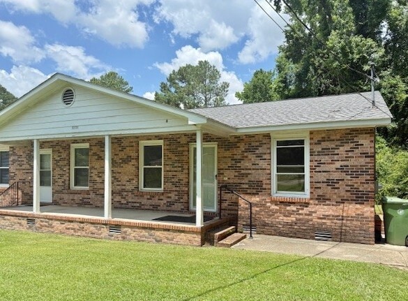 1203 Furches Ave