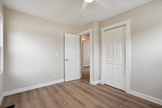 2290 Theda Dr in Dubuque, IA - Building Photo - Building Photo