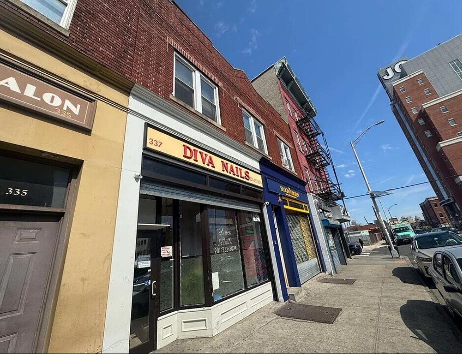 337 M.L.K. Drive in Jersey City, NJ - Building Photo