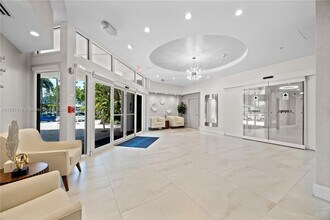 3001 S Ocean Dr in Hollywood, FL - Building Photo - Building Photo