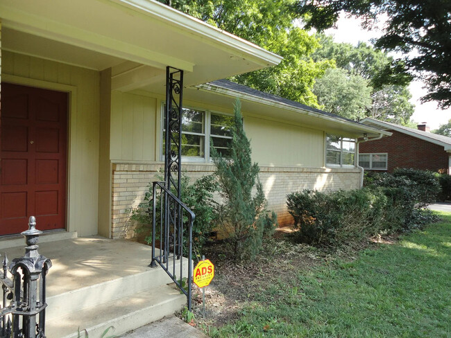 309 Tyne Ave in Murfreesboro, TN - Foto de edificio - Building Photo