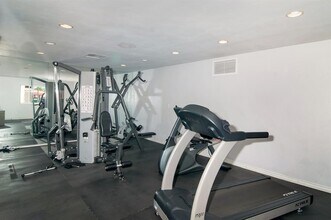 5037 Los Morros Way in Oceanside, CA - Building Photo - Building Photo