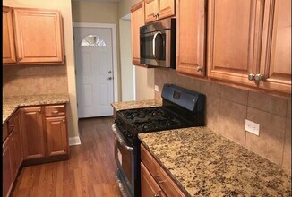 733 Brummel St-Unit -2 in Evanston, IL - Building Photo - Building Photo