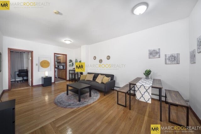 871 Harrison Ave, Unit 3 in Boston, MA - Foto de edificio - Building Photo