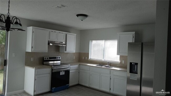 3425 Ozark Ave in McAllen, TX - Building Photo - Building Photo