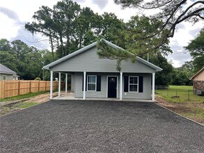 909 E 3rd St in Darien, GA - Building Photo - Building Photo