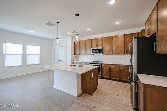 7917 N 79th Ave in Glendale, AZ - Building Photo - Building Photo