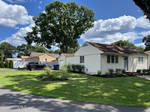 3915 Smith Dr in Point Pleasant, NJ - Building Photo - Building Photo