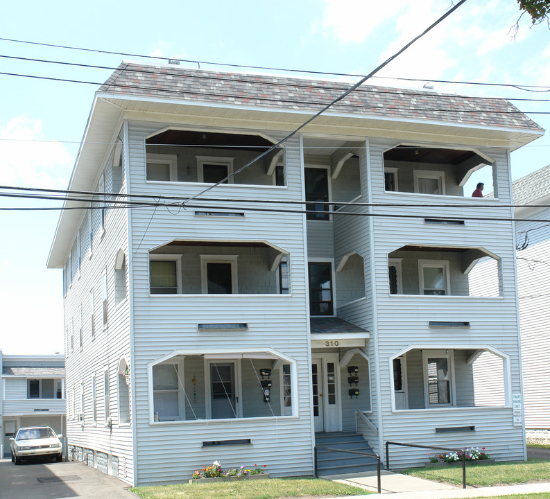 310 Grant Ave in Endicott, NY - Building Photo