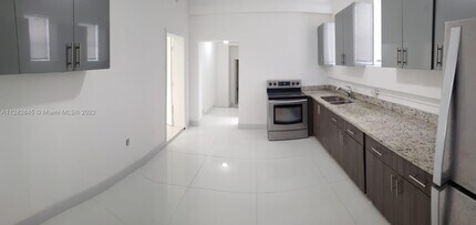 551 NW 41st St-Unit -3 in Miami, FL - Building Photo - Building Photo