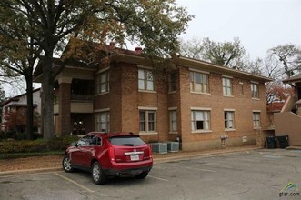 610 S Broadway Ave in Tyler, TX - Foto de edificio - Building Photo