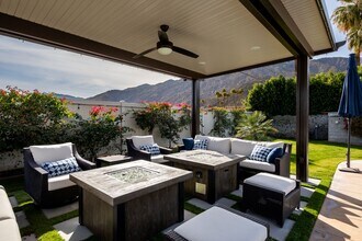 477 E Vía Colusa in Palm Springs, CA - Building Photo - Building Photo
