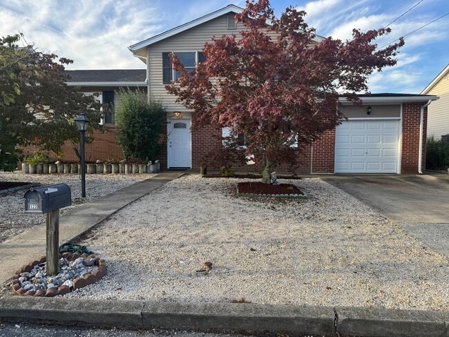 property at 122 E Navasink Dr