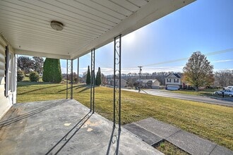 1408 W College St in Jonesborough, TN - Building Photo - Building Photo