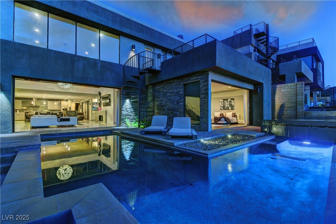 861 Vegas View Dr in Henderson, NV - Building Photo