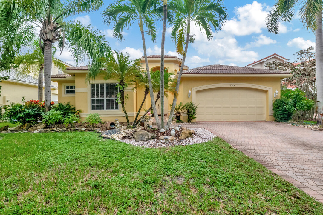 9745 Napoli Woods Ln in Delray Beach, FL - Building Photo