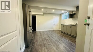 42 Spachman St in Kitchener, ON - Building Photo - Building Photo