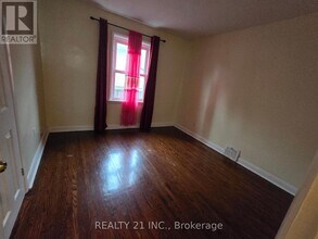 30 Ordway Rd in Toronto, ON - Building Photo - Building Photo