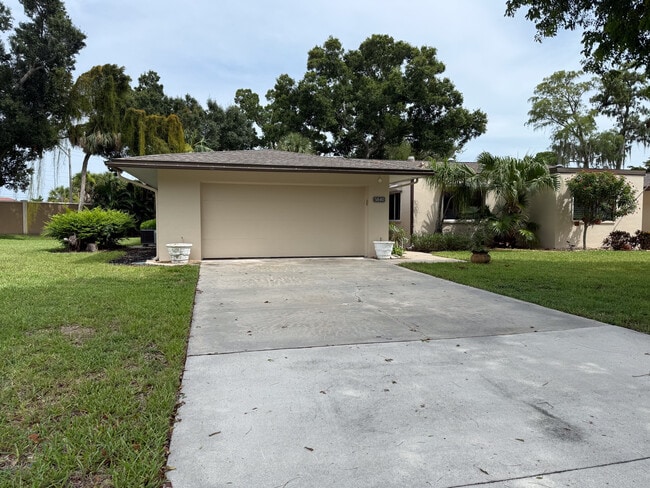 property at 5840 Crabwood Ct