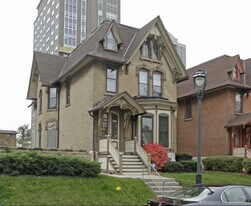 1716 N Farwell Ave in Milwaukee, WI - Building Photo