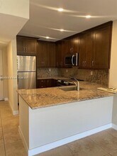 8000 SW 81st Dr in Miami, FL - Building Photo - Building Photo