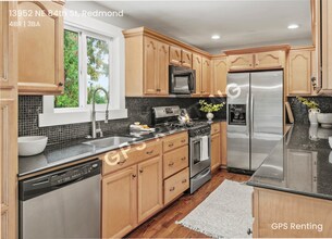 13952 NE 84th St in Redmond, WA - Building Photo - Building Photo