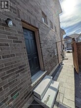 102 Kentledge Ave in East Gwillimbury, ON - Building Photo - Building Photo