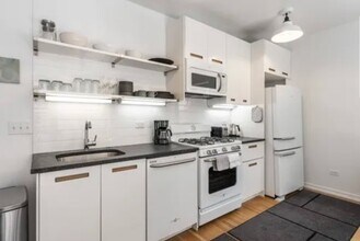 1219 W Gunnison St in Chicago, IL - Building Photo - Building Photo