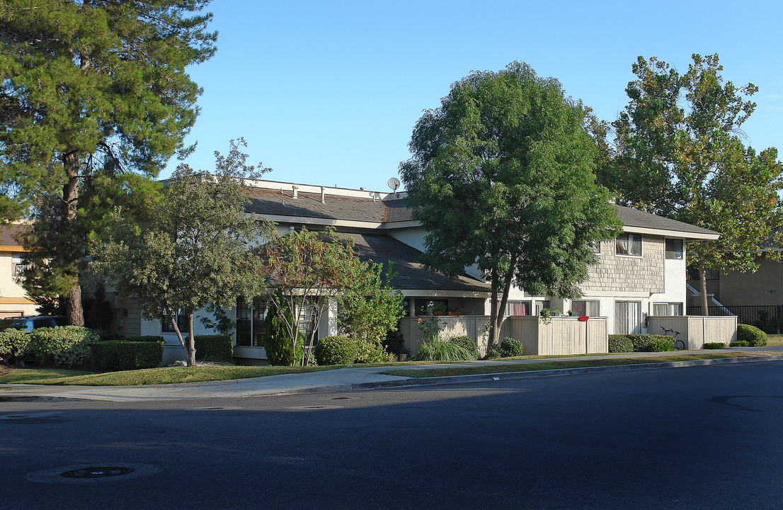 23411 Packer Pl in Lake Forest, CA - Foto de edificio