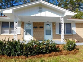 260 Opal Dr in Roswell, GA - Building Photo