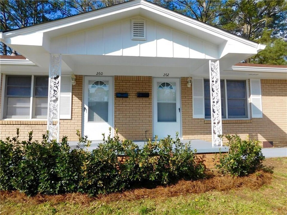 262 Opal Dr in Roswell, GA - Building Photo