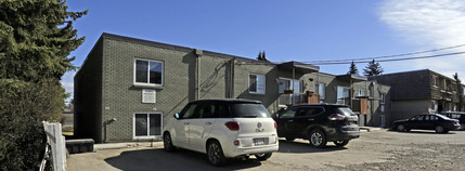 4127 Bow Trl SW in Calgary, AB - Building Photo - Building Photo