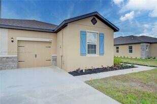 1734 Party Pl in Fort Pierce, FL - Building Photo