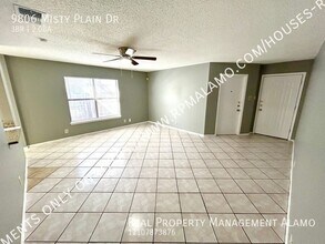 9806 Misty Plain Dr in San Antonio, TX - Building Photo - Building Photo