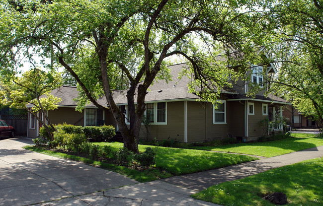 1605 Pearl St in Eugene, OR - Building Photo - Building Photo