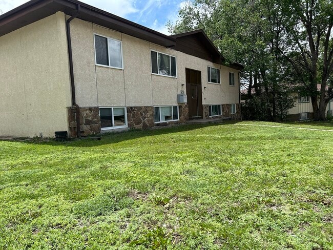4715 Scenic Cir, Unit #3 - 4715 Scenic Circle
