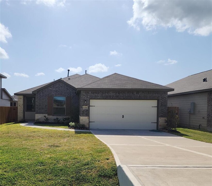 11318 Cora Ln in Willis, TX - Building Photo