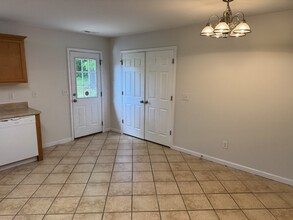 2206 McConnell Rd in Greensboro, NC - Building Photo - Building Photo