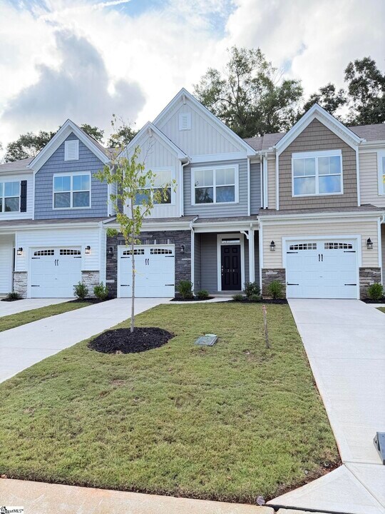 218 Brochaill Ct in Powdersville, SC - Building Photo