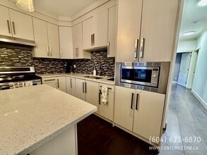 13275-13290 90 Ave in Surrey, BC - Building Photo - Building Photo