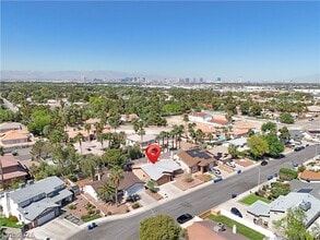 2414 La Casa Dr in Henderson, NV - Building Photo - Building Photo