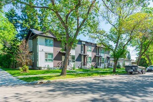 12220-12112 112 Ave NW in Edmonton, AB - Building Photo