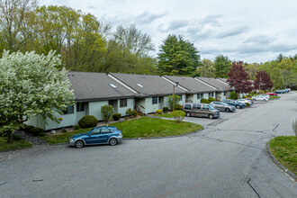 Canton Hollow in Canton, CT - Building Photo - Building Photo