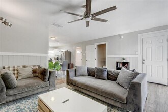 6301 Arnold Dr in Austin, TX - Building Photo - Building Photo